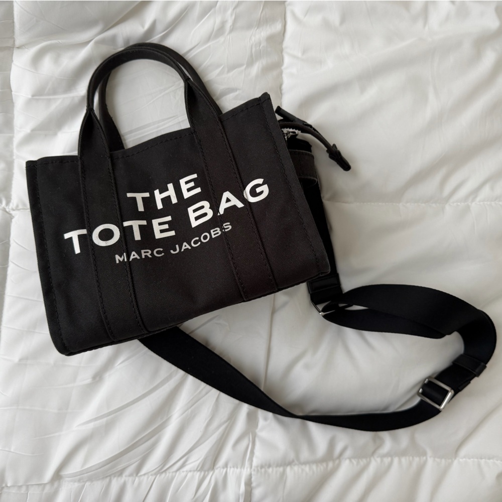 Marc Jacobs Black Messenger Bag